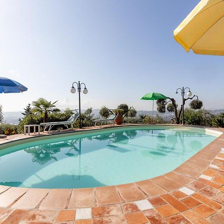 Nice home in Uzzano Pt with 3 Bedrooms, WiFi&Outdoor swimming pool Buitenkant foto