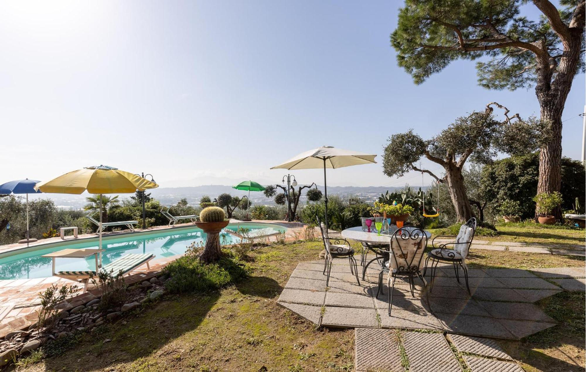 Nice home in Uzzano Pt with 3 Bedrooms, WiFi&Outdoor swimming pool Buitenkant foto