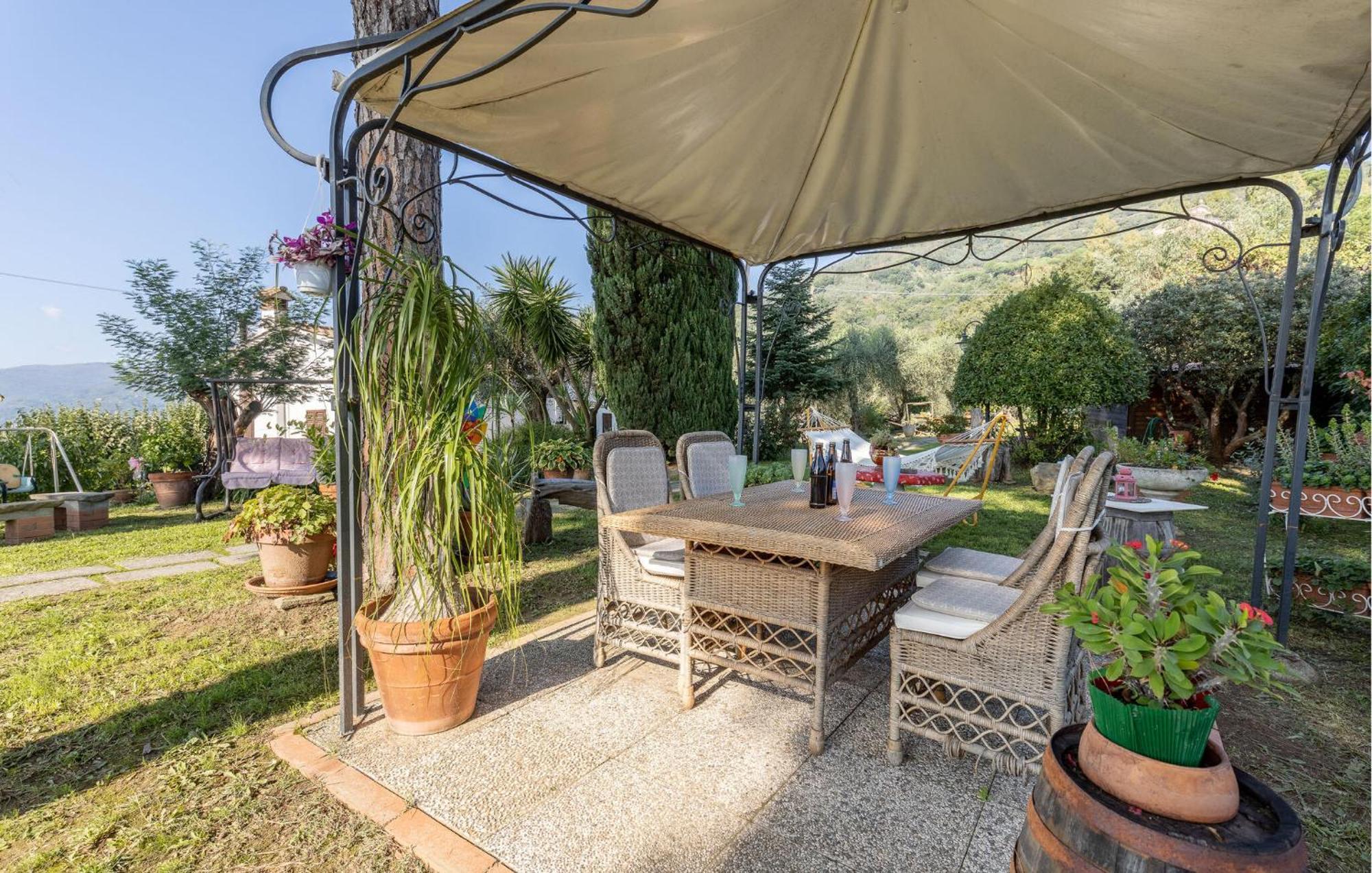 Nice home in Uzzano Pt with 3 Bedrooms, WiFi&Outdoor swimming pool Buitenkant foto