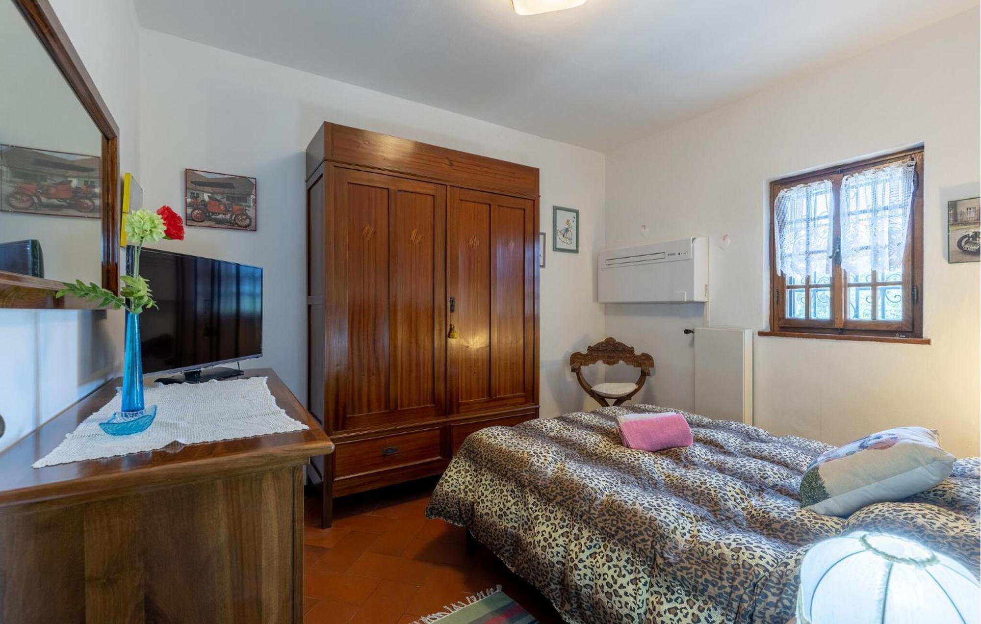 Nice home in Uzzano Pt with 3 Bedrooms, WiFi&Outdoor swimming pool Buitenkant foto