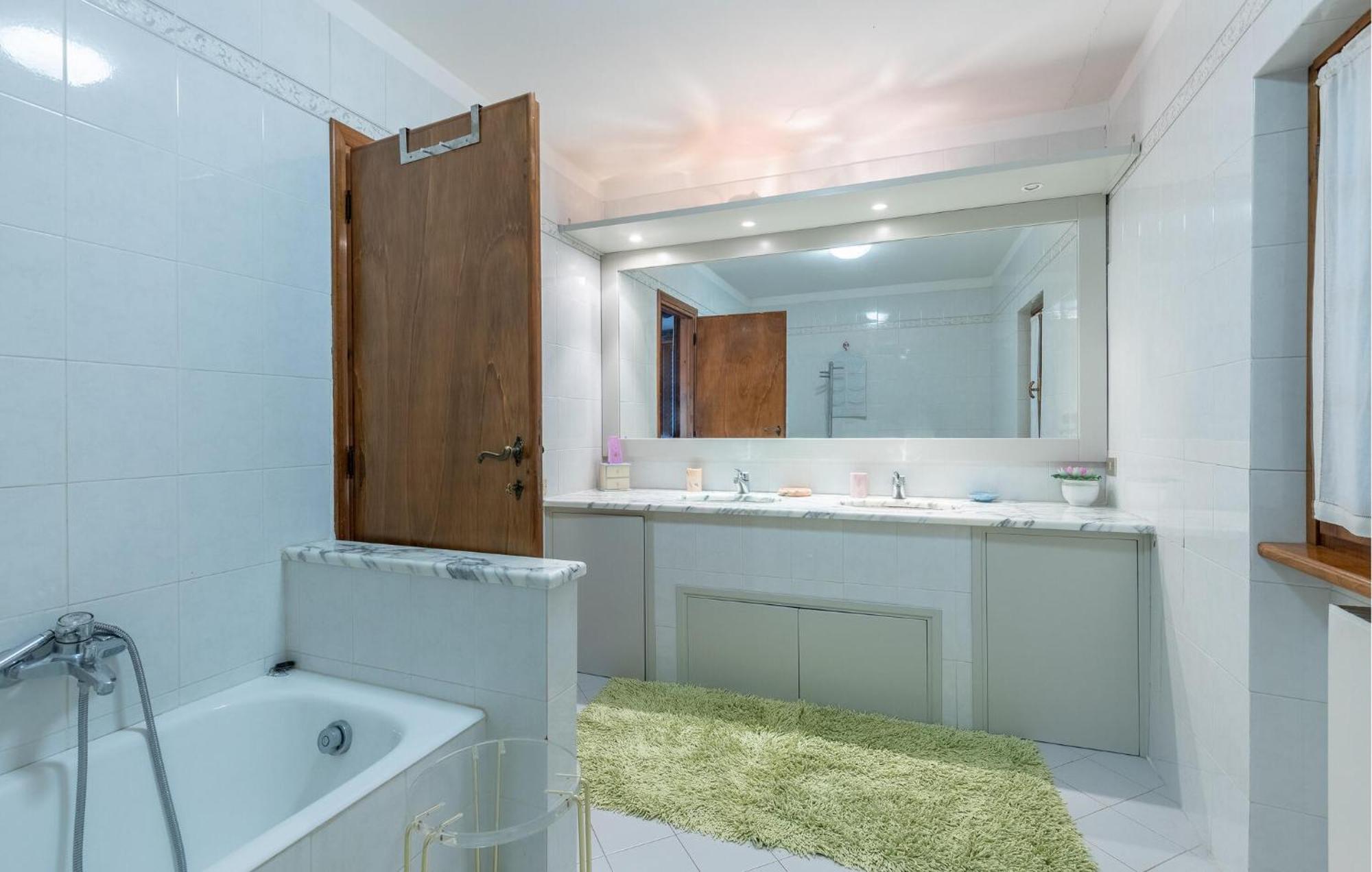 Nice home in Uzzano Pt with 3 Bedrooms, WiFi&Outdoor swimming pool Buitenkant foto