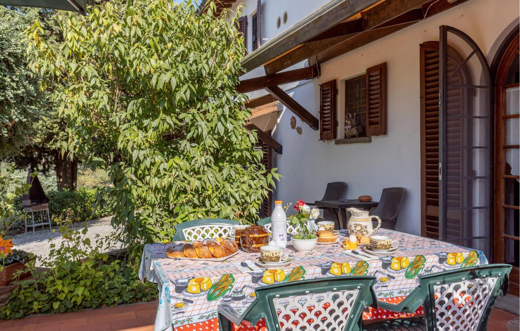 Nice home in Uzzano Pt with 3 Bedrooms, WiFi&Outdoor swimming pool Buitenkant foto