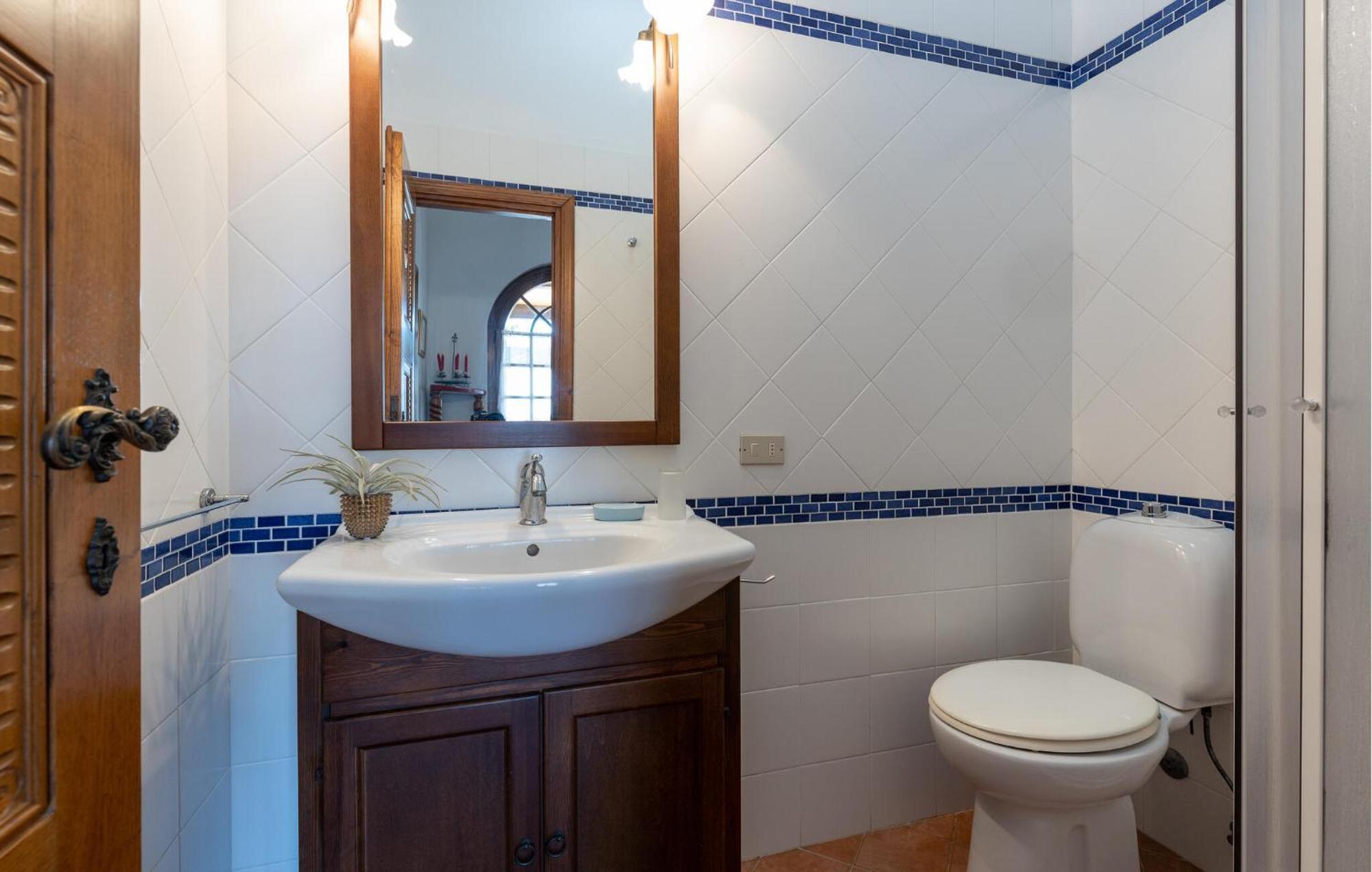 Nice home in Uzzano Pt with 3 Bedrooms, WiFi&Outdoor swimming pool Buitenkant foto