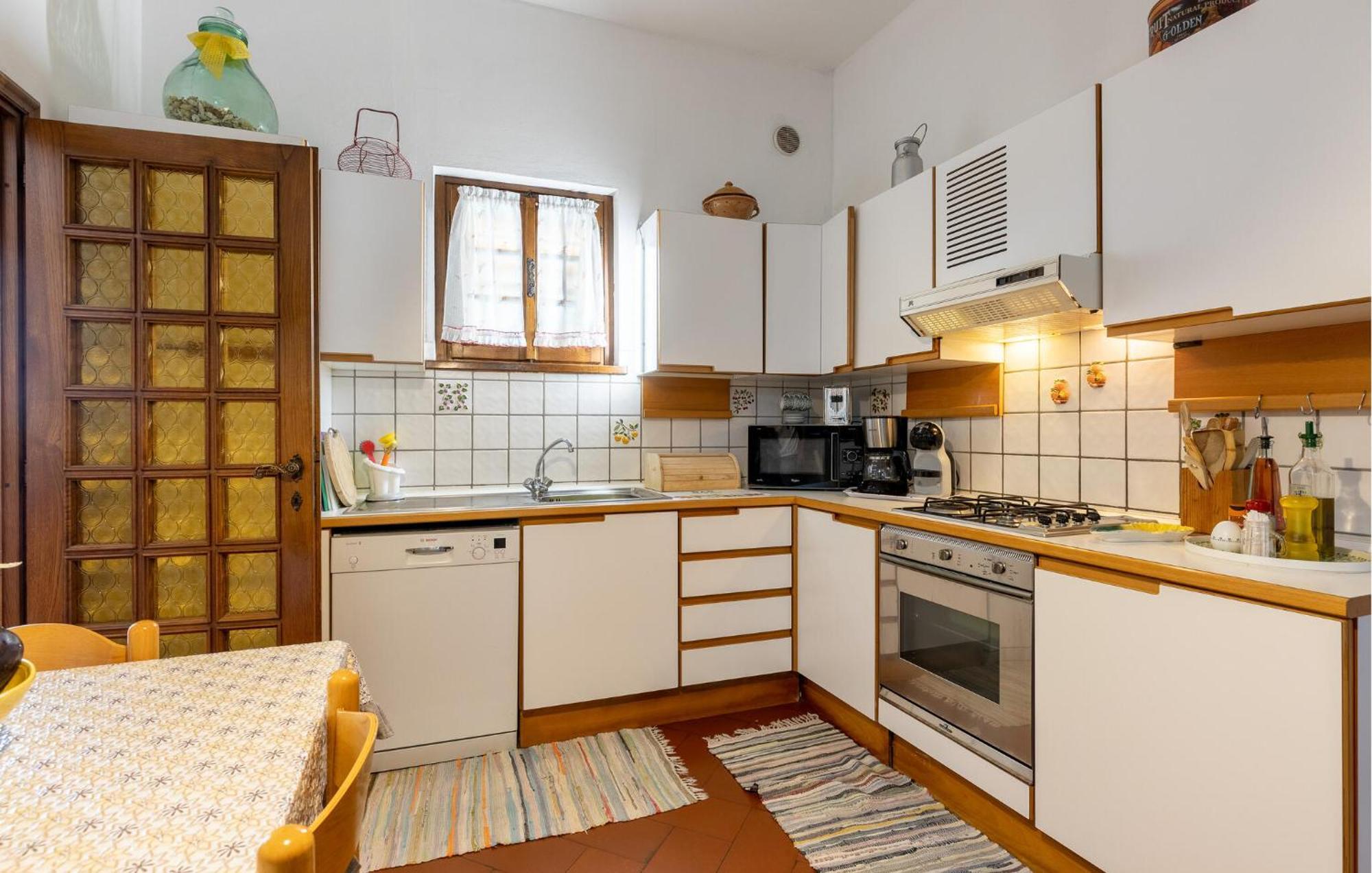 Nice home in Uzzano Pt with 3 Bedrooms, WiFi&Outdoor swimming pool Buitenkant foto