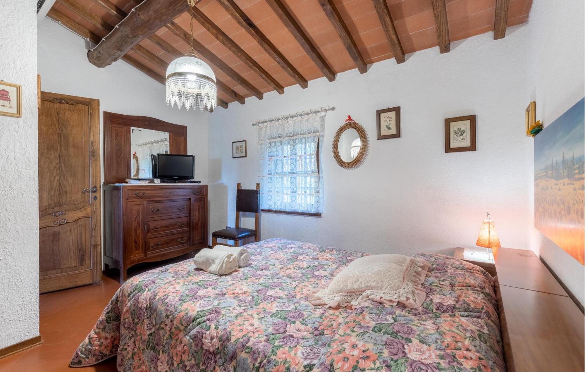 Nice home in Uzzano Pt with 3 Bedrooms, WiFi&Outdoor swimming pool Buitenkant foto