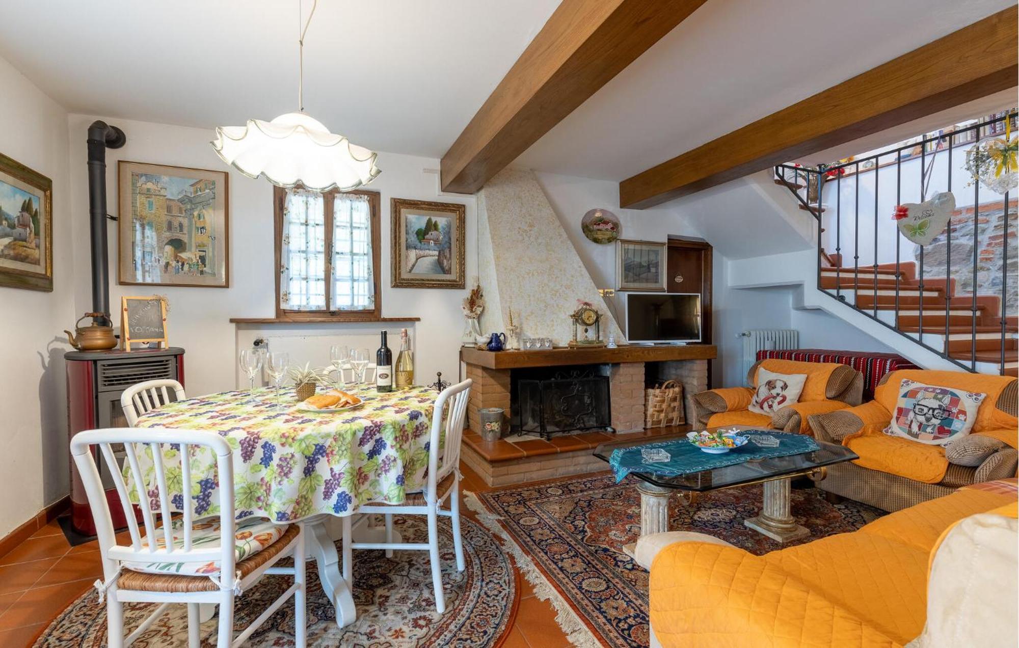 Nice home in Uzzano Pt with 3 Bedrooms, WiFi&Outdoor swimming pool Buitenkant foto