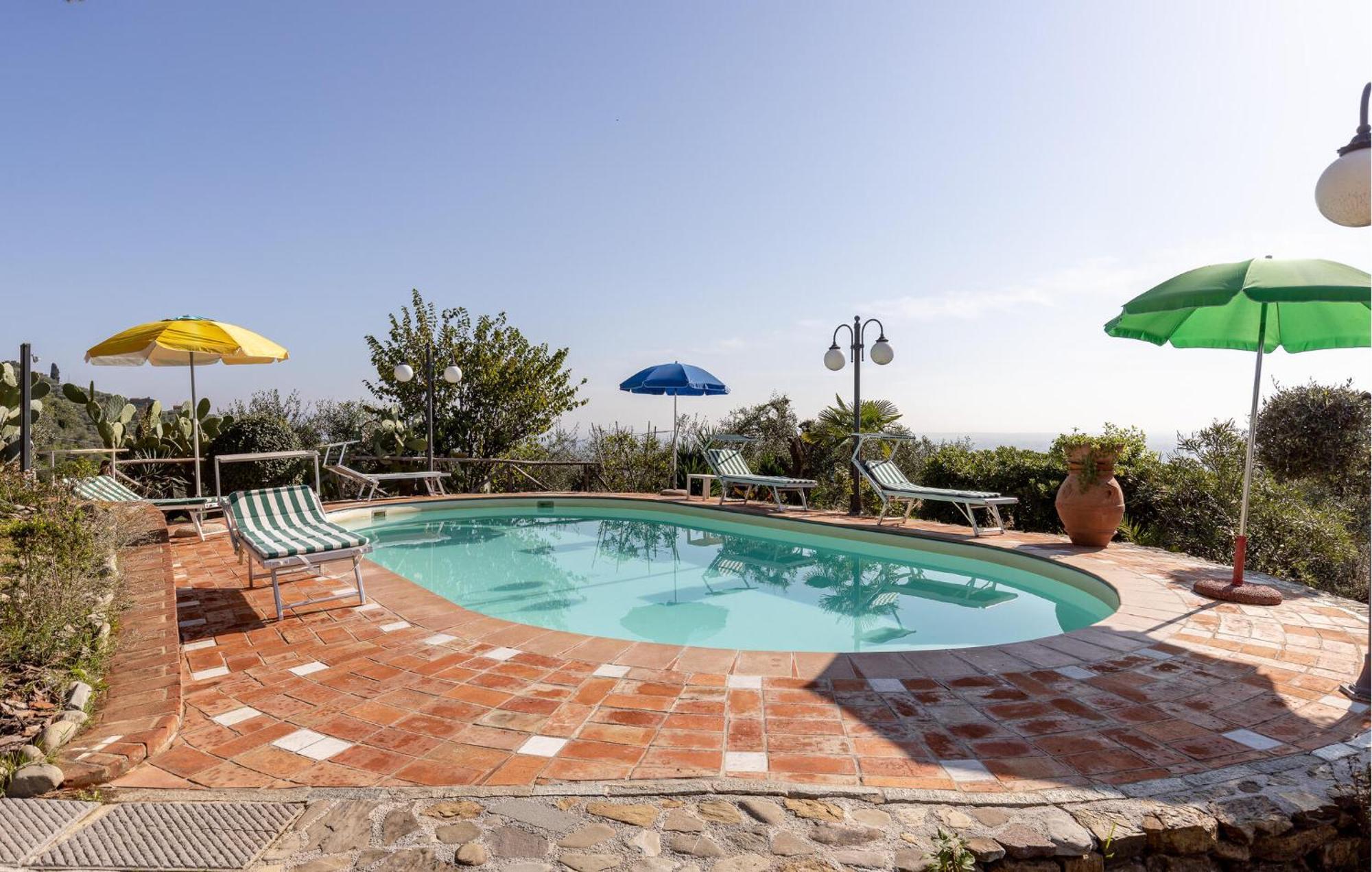 Nice home in Uzzano Pt with 3 Bedrooms, WiFi&Outdoor swimming pool Buitenkant foto
