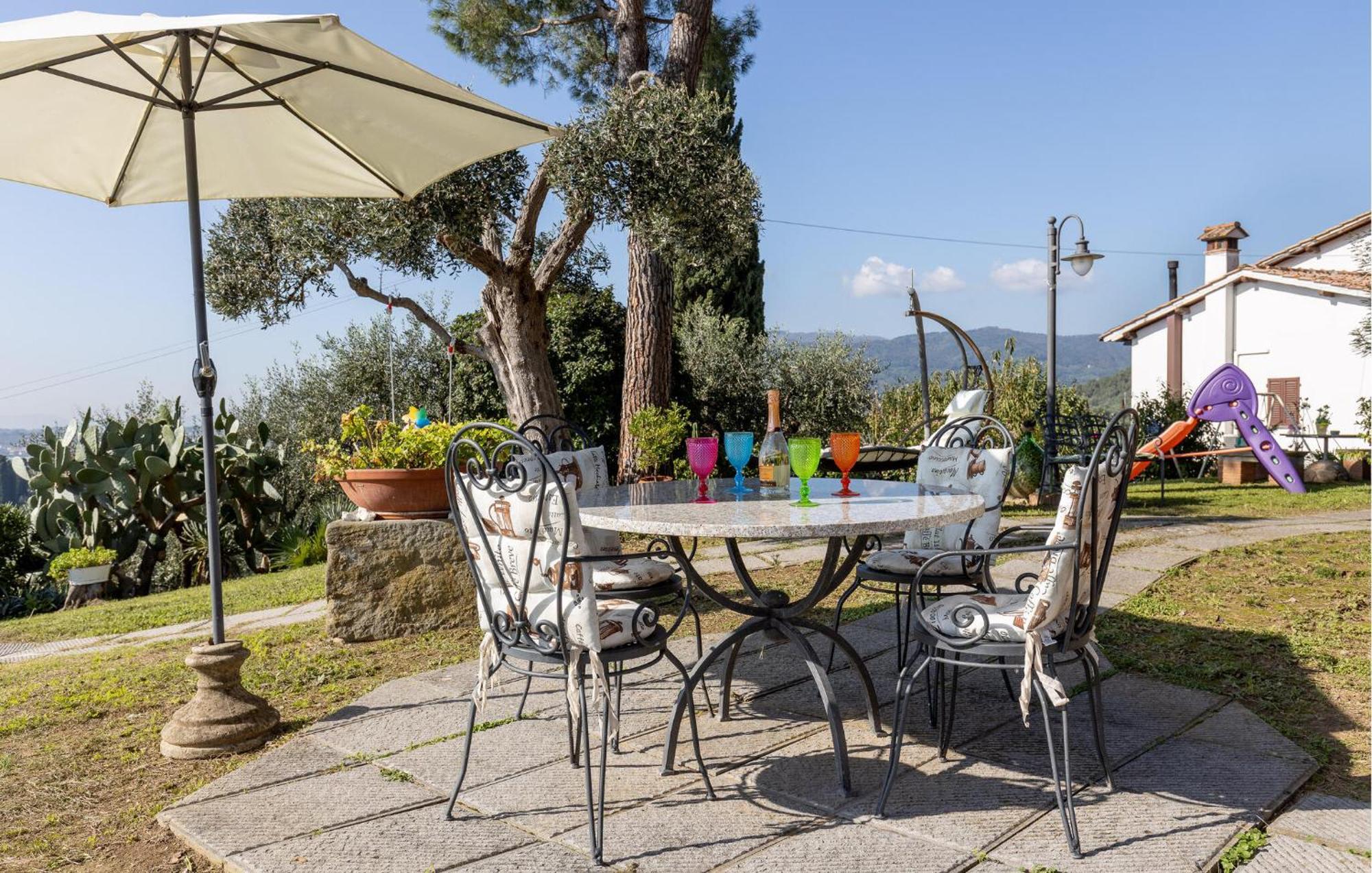 Nice home in Uzzano Pt with 3 Bedrooms, WiFi&Outdoor swimming pool Buitenkant foto